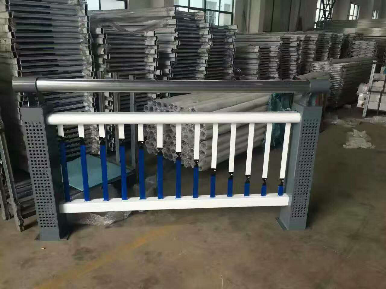 道路锌钢护栏